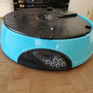 Automatic pet feeder